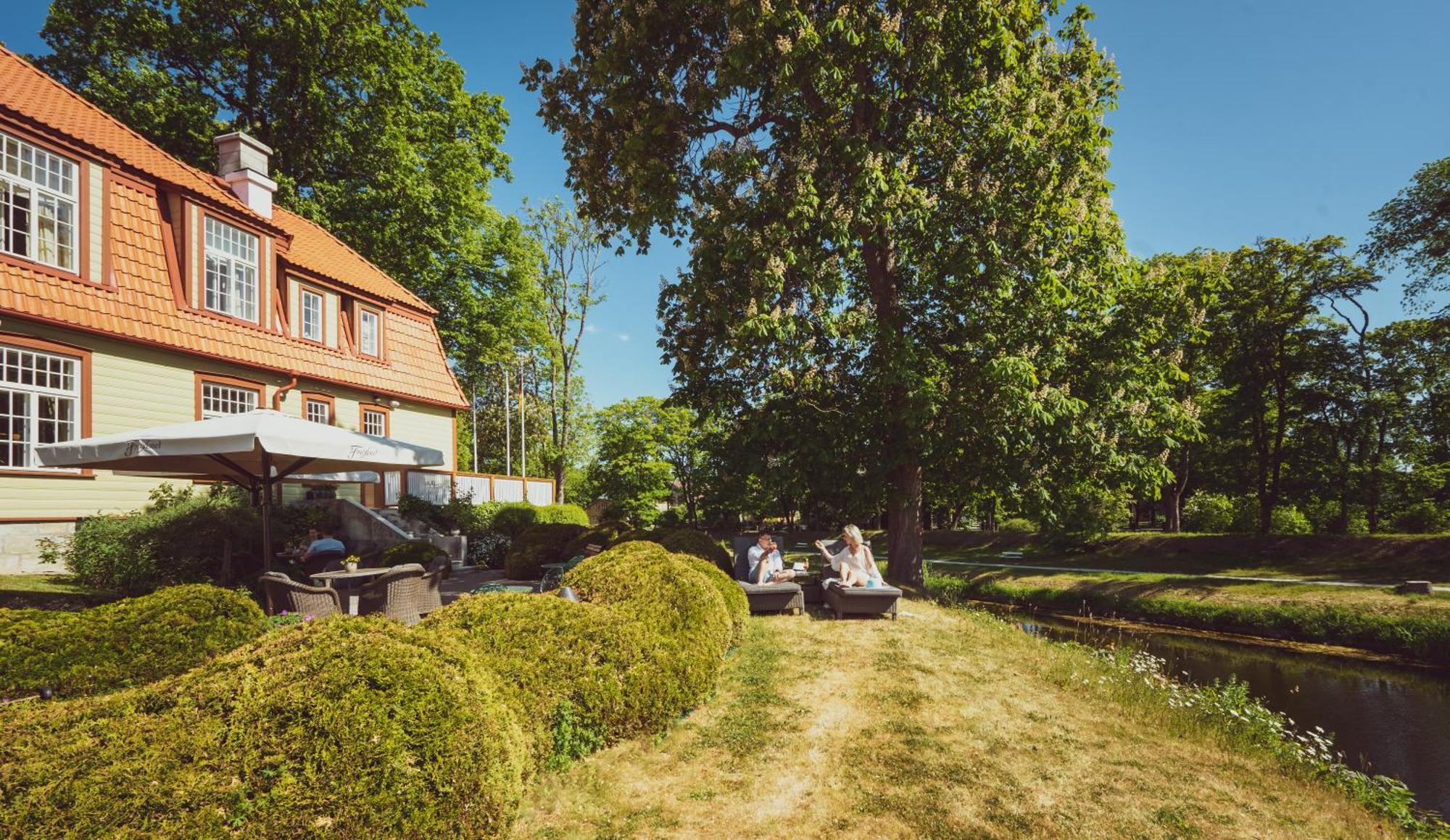 Ekesparre Boutique Hotel Kuressaare Eksteriør bilde
